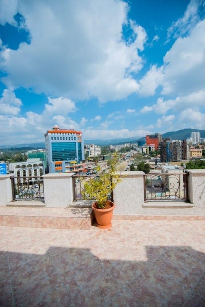 Wudasie Castle Hotel Addis Ababa Exterior photo