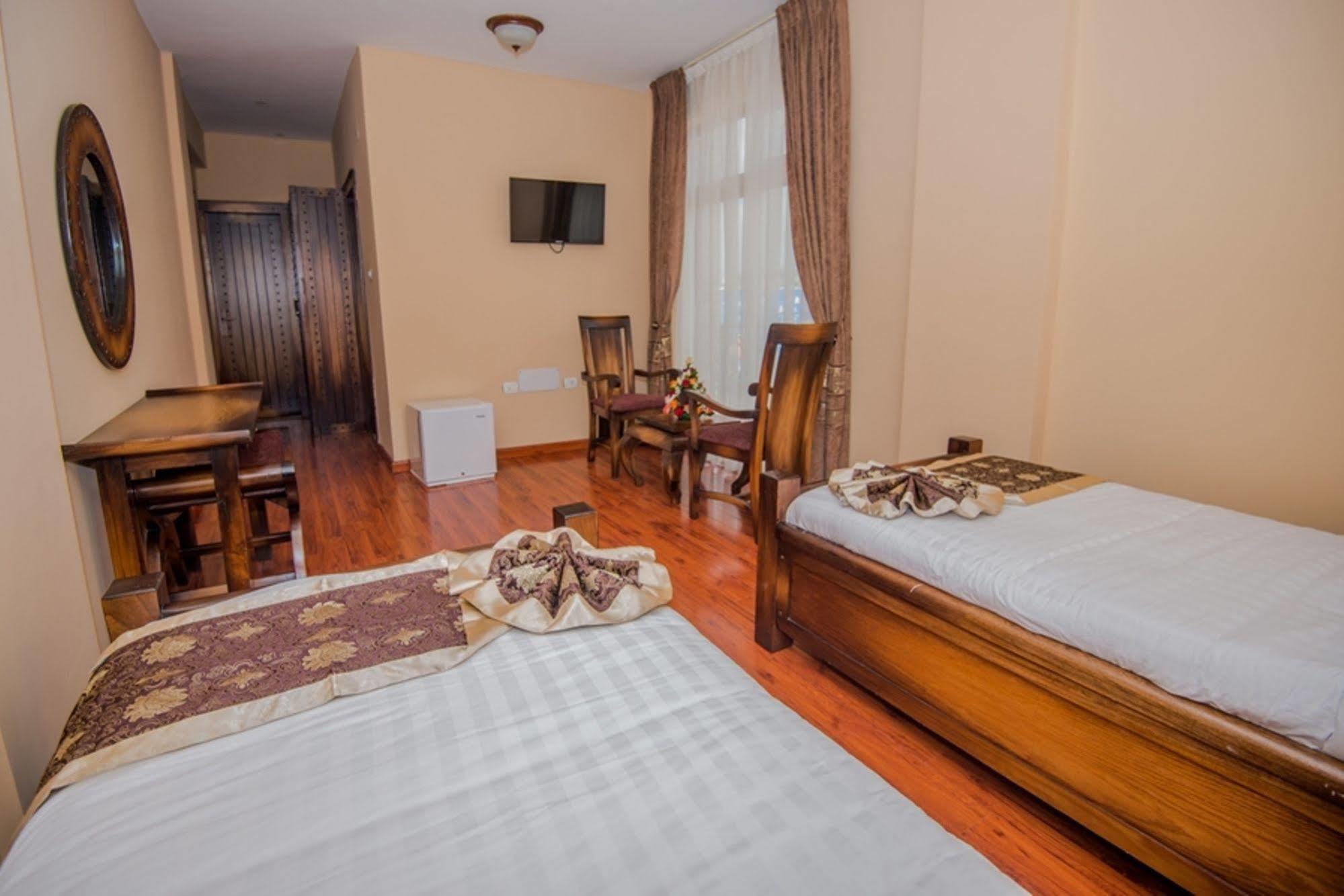 Wudasie Castle Hotel Addis Ababa Exterior photo